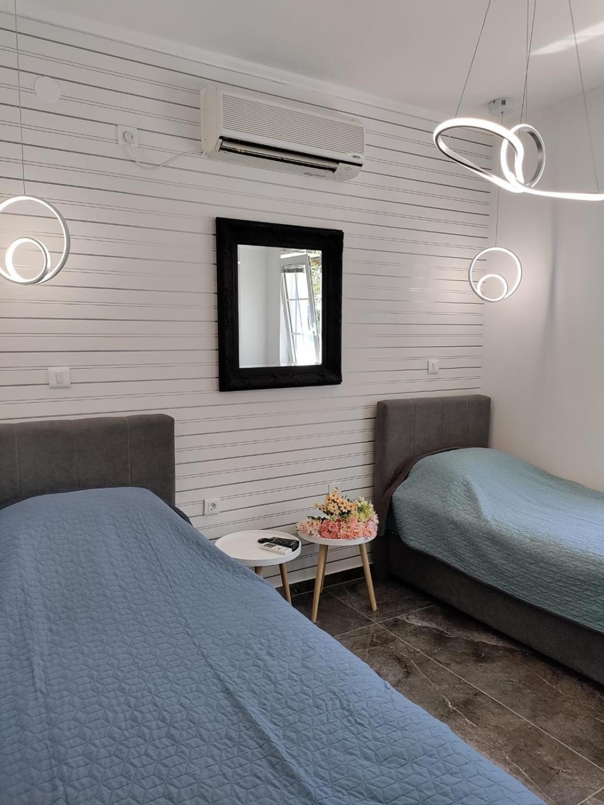 Apartments Brac Supetar Exterior photo